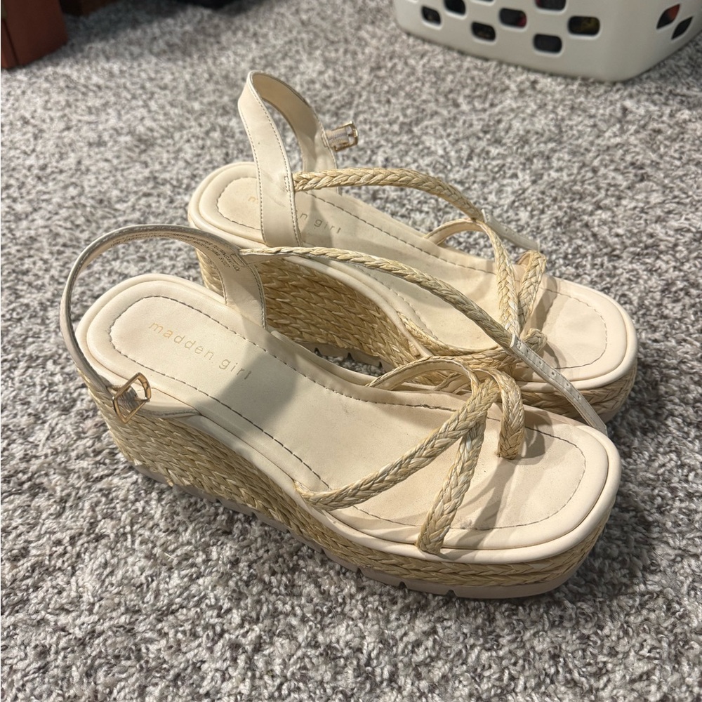 Madden Girl Wedges